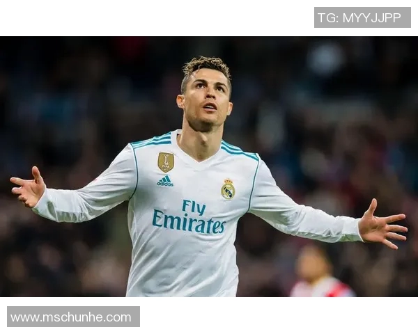 C罗足球明星墙纸海报尽显传奇风采让你的空间充满激情与活力 C罗足球明星墙纸海报尽显传奇风采让你的空间充满激情与活力