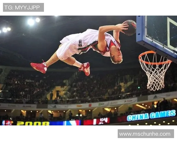 吊带篮球明星的魅力与风格探索如何在赛场与时尚之间找到平衡